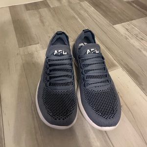 Women’s Athletic Propulsion Labs techloom pro